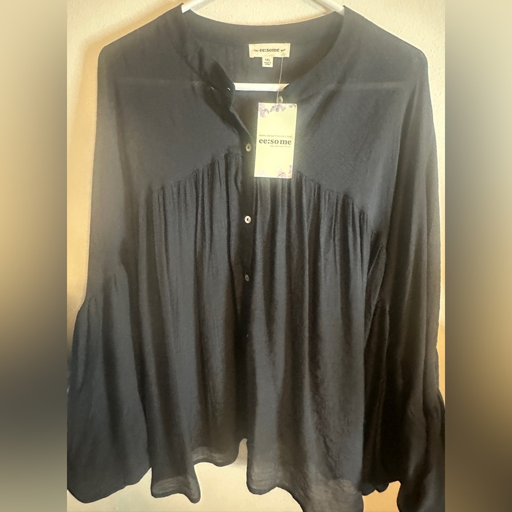 NEW: Eesome Women’s Black Oversized Dressy Blouse